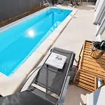 Vista, Jacuzzi, Pool Villa *