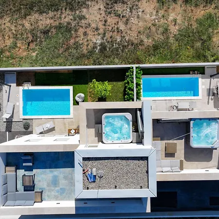 Vista, Jacuzzi, Pool Willa *