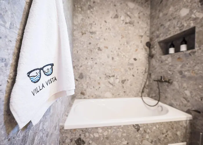 Vista, Jacuzzi, Pool 别墅 *