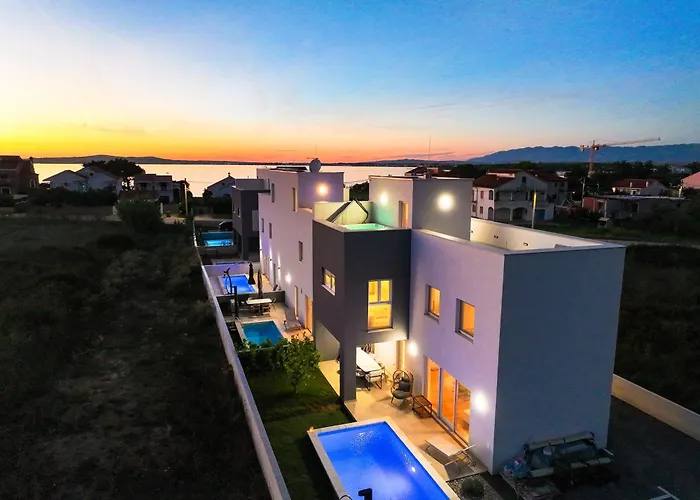 Vista, Jacuzzi, Pool Willa *