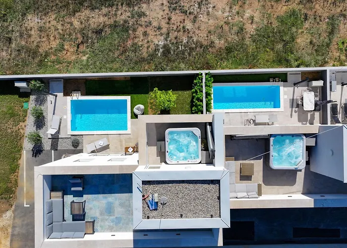 Vista, Jacuzzi, Pool Willa *